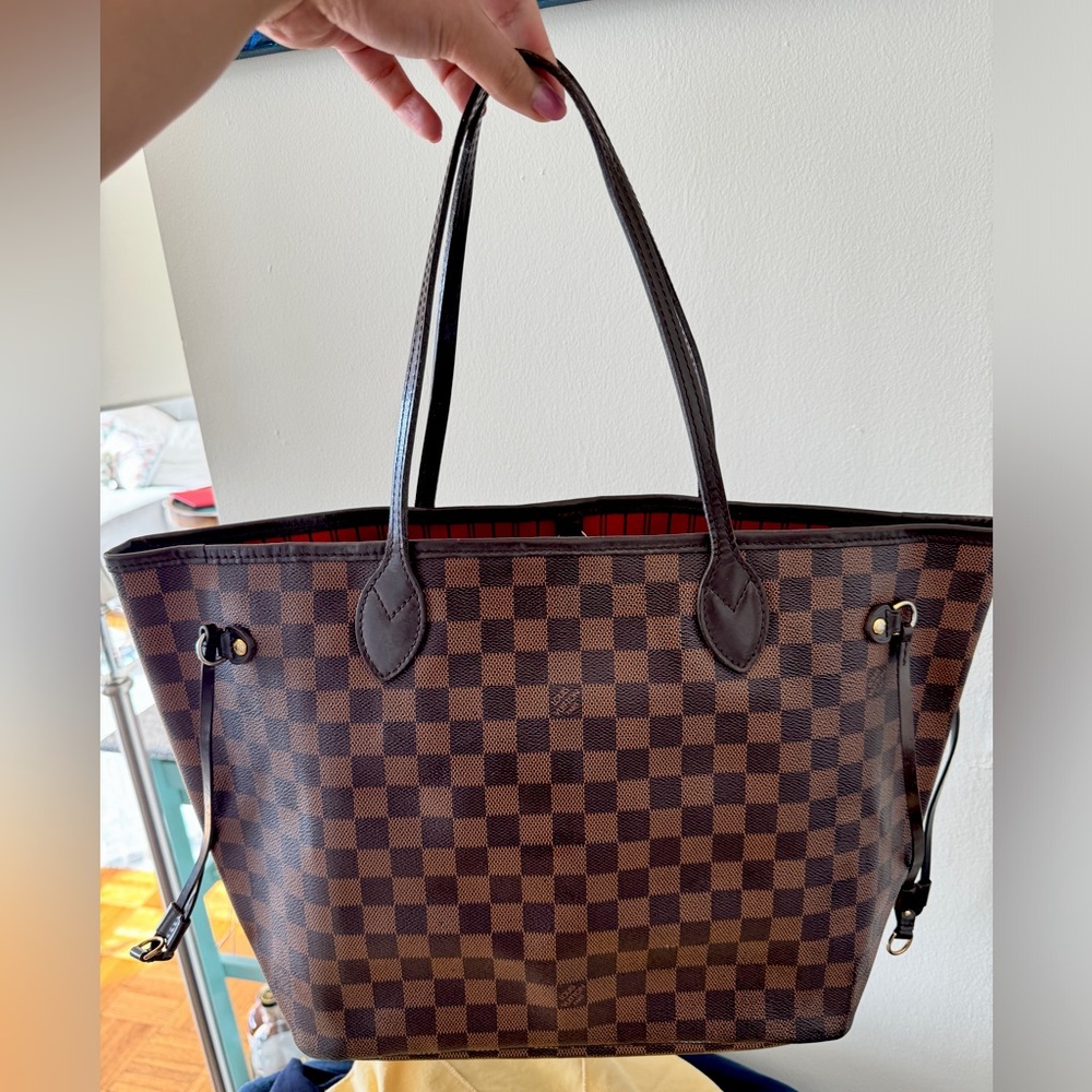 Louis Vuitton Neverfull MM Tote